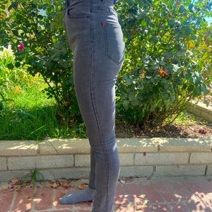 BDG Hugh Rise Twig Black Jeans Size 28